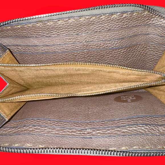 Fendi Zip Wallet - Picture 3 of 5